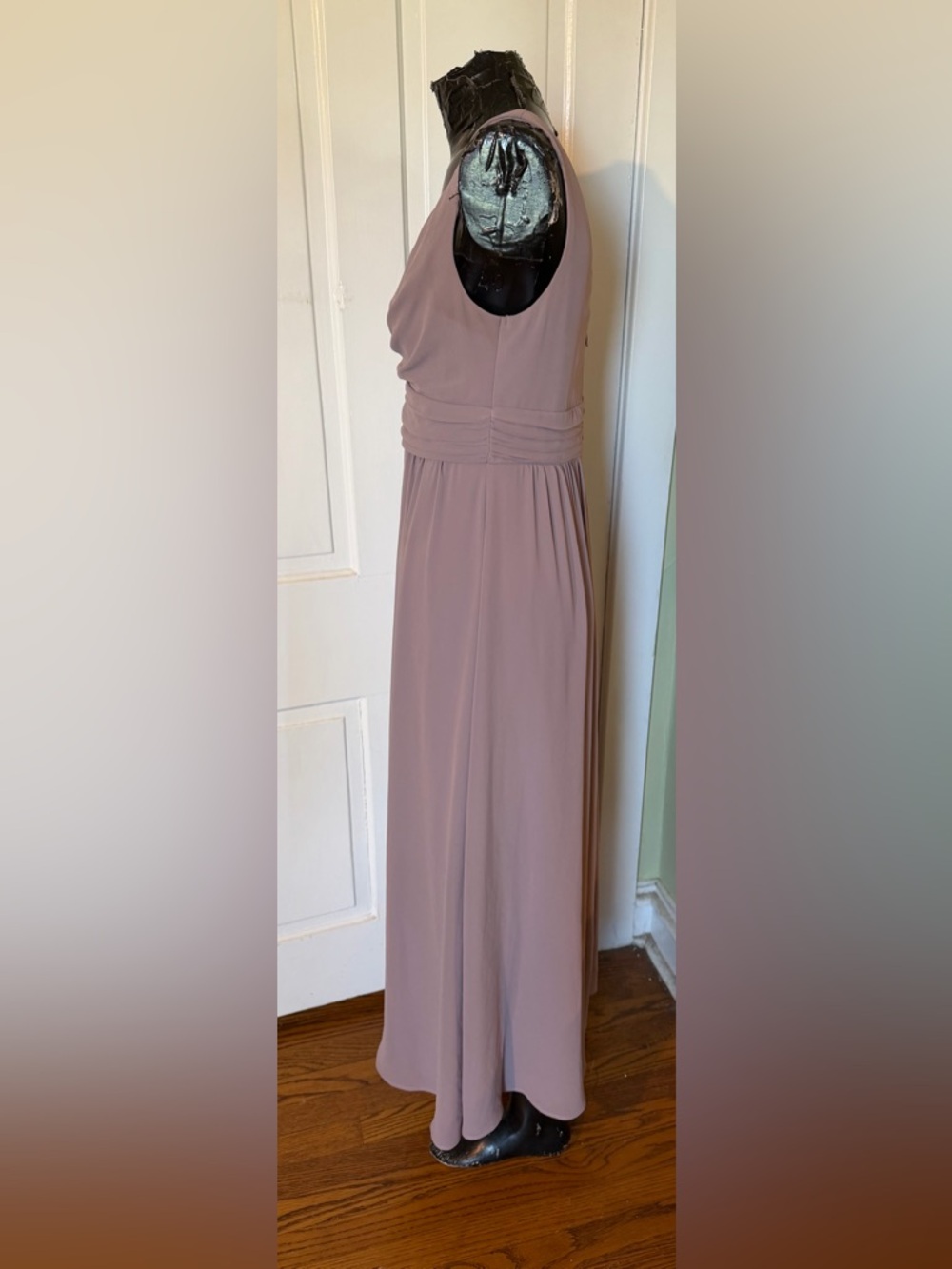 Lulus Sleeveless Mauve V-Neck Formal Gown - Size Medium - Picture 3 of 8